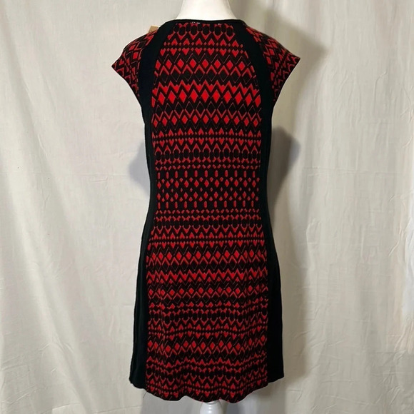 NWT black & red geometric print Aryeh dress size small - Picture 2 of 4